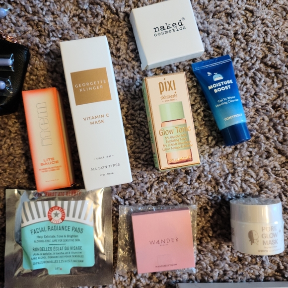 Large makeup bundle - Picture 4 of 6